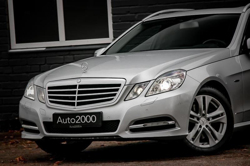 Mercedes - E300 - pic2