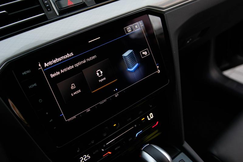 Volkswagen - Passat - pic36