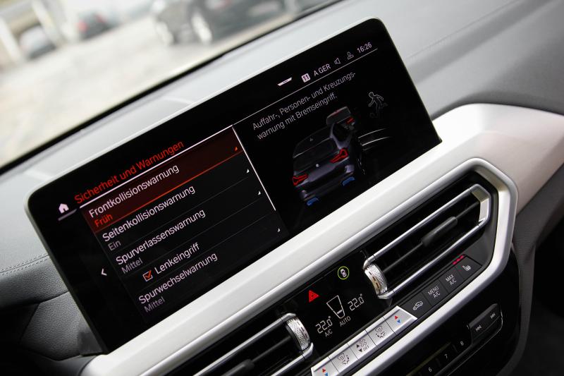 BMW - IX3 - pic21