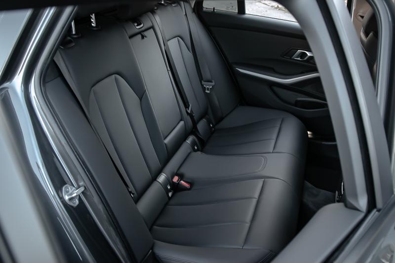 BMW - 320 - pic10